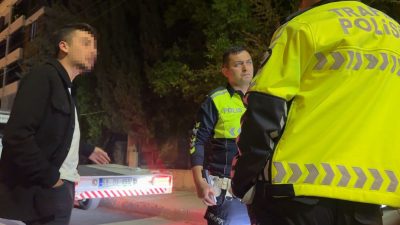 Burdur’da uygulama noktasında polisin ‘dur’ ihtarına uymayarak kaçmaya çalışan alkollü