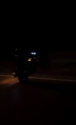 Hatay’da motosikletiyle trafiği tehlikeye düşüren ve bu anları sosyal medya