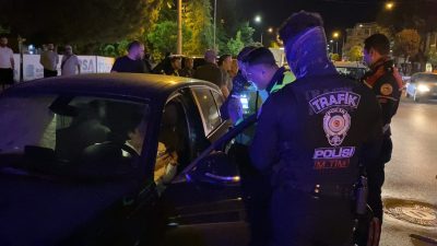Bursa’nın İnegöl ilçesinde polisin “dur” ihtarına uymayarak kaçan ve 5