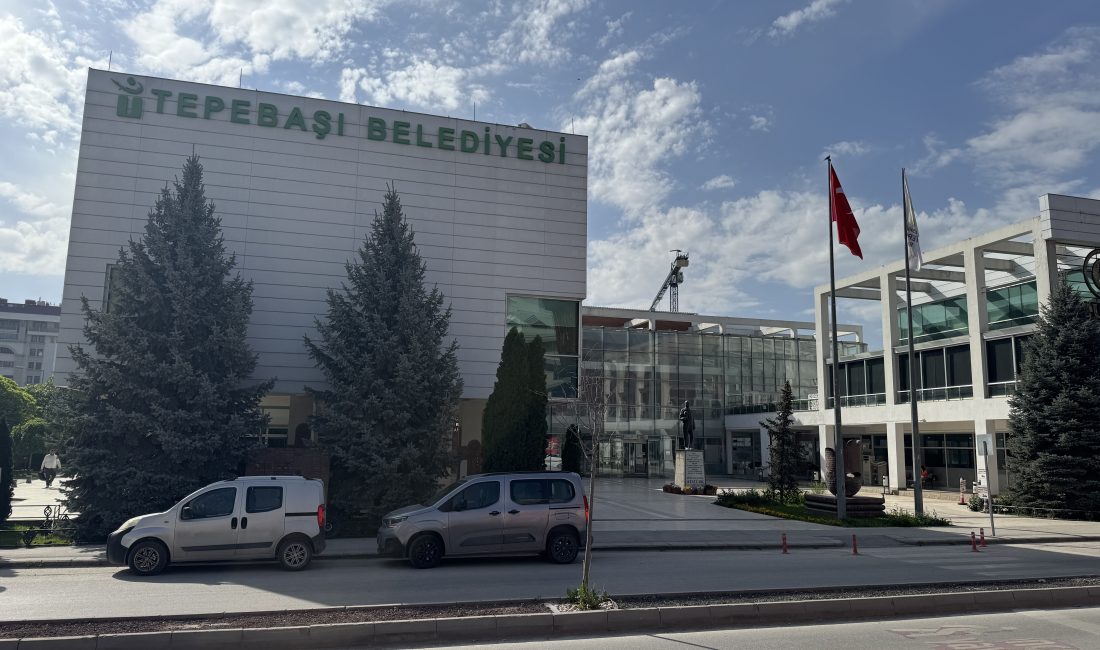 Eskişehir merkezli düzenlenen dev yolsuzluk operasyonu kapsamında Tepebaşı Belediyesi’nde yer
