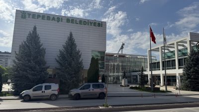 Eskişehir merkezli düzenlenen dev yolsuzluk operasyonu kapsamında Tepebaşı Belediyesi’nde yer