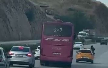 Hatay’da trafikte kornaya basarak araçları sollayan ve ardı ardına yaptığı