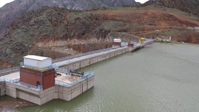 Erzurum’un Oltu ilçesinde yıllardır kuraklıkla mücadele eden Ayvalı Barajı, nihayet