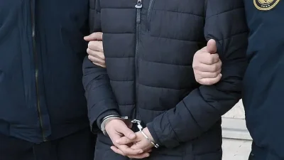 İstanbul Beşiktaş’ta bir eve girerek hırsızlık yapmaya çalışan iki şüpheli,