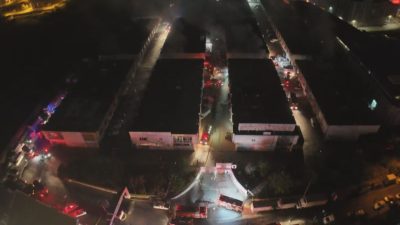 İstanbul Başakşehir’deki İkitelli OSB Heskop Sanayi Sitesi’nde gece saatlerinde başlayan