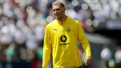 Borussia Dortmund forması giyen 30 yaşındaki savunma oyuncusu Niklas Süle’nin