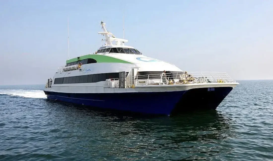 Marmara Denizi’nde etkisini gösteren olumsuz hava koşulları deniz ulaşımında aksamalara