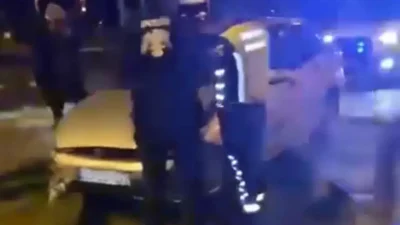 Zonguldak’ın Çaycuma ilçesinde iki otomobilin kavşakta çarpışması sonucu ortalık adeta