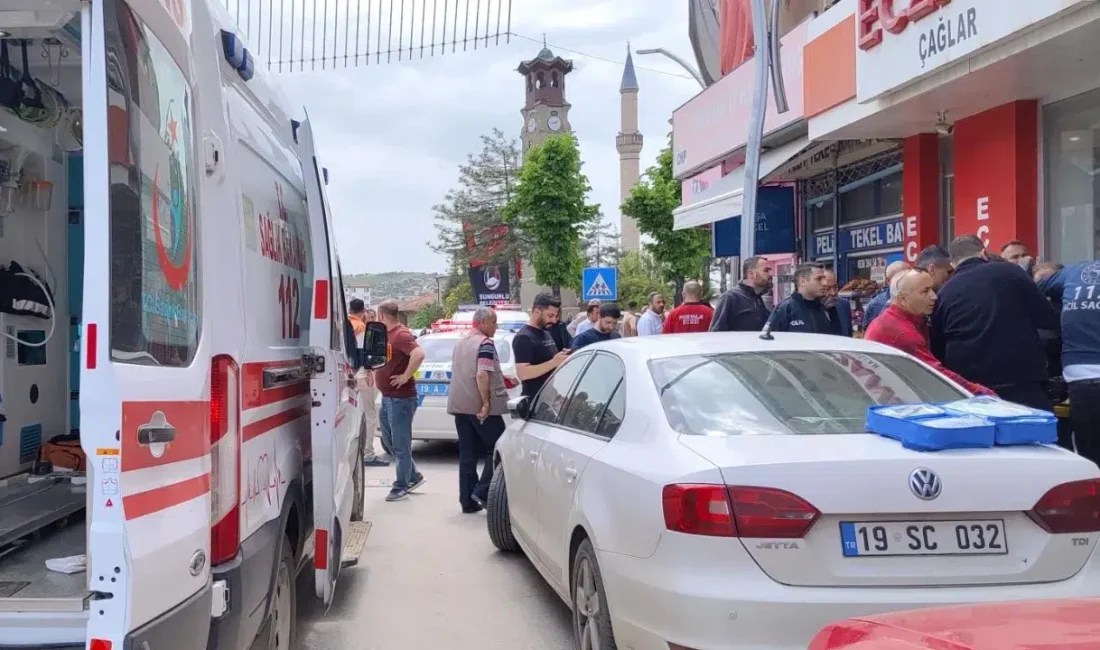 Çorum’un Sungurlu ilçesinde aralarında husumet bulunan iki şahsın caddedeki karşılaşması