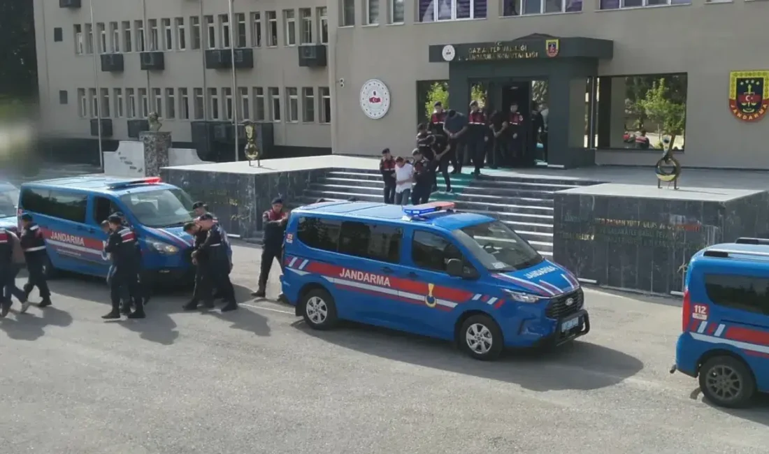 Gaziantep’te göçmen kaçakçılığına yönelik düzenlenen dev şafak operasyonunun detayları netleşti.