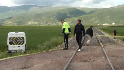 Gaziantep’in İslahiye ilçesinde sabah saatlerinde meydana gelen feci kazada, öğrencileri