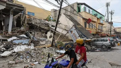 Filipinler’in Angeles kentinde yapımı süren bir binanın aniden çökmesi sonucu