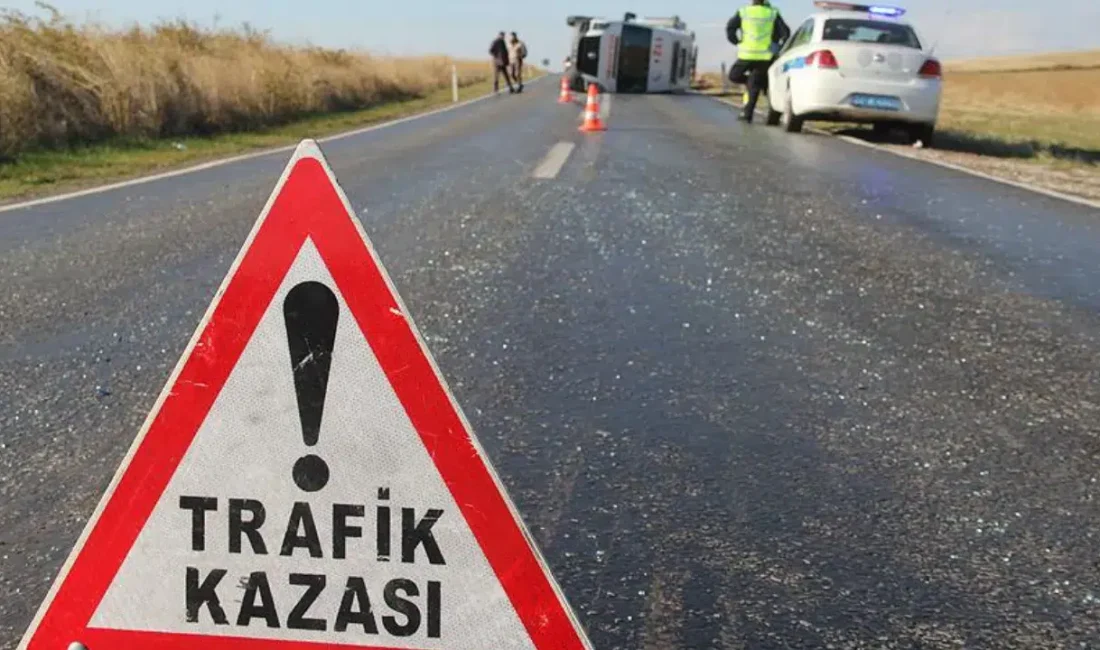 Sakarya’nın Adapazarı ilçesinde meydana gelen feci trafik kazasında, yolcu taşıyan