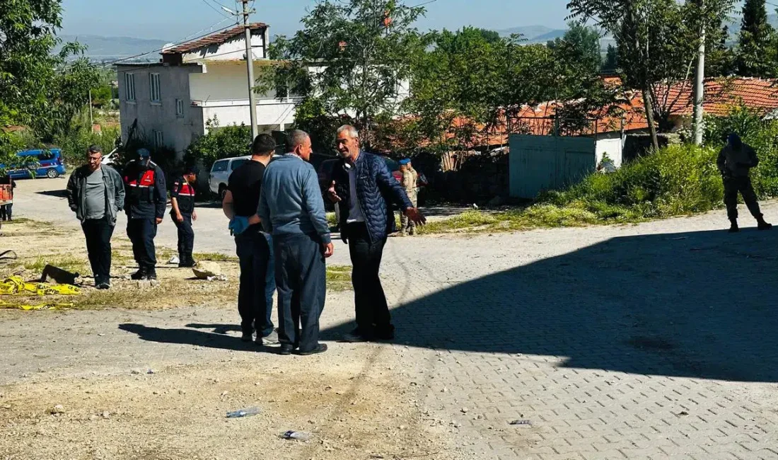 Balıkesir’in Altıeylül ilçesinde bir evin bahçesinde başlayan tartışma kısa sürede