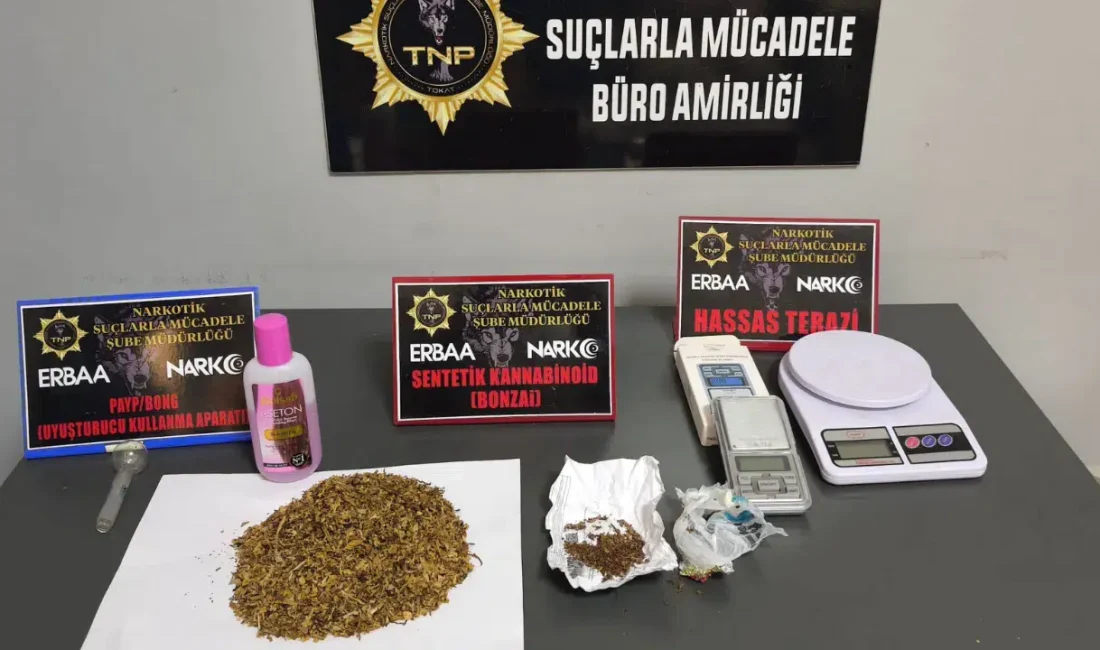 Tokat’ın Erbaa ilçesinde emniyet güçleri tarafından gerçekleştirilen uyuşturucu operasyonunda satışa