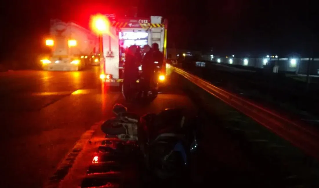 Kilis’te kamyonet ile motosikletin şiddetli şekilde çarpışması sonucu ortalık savaş