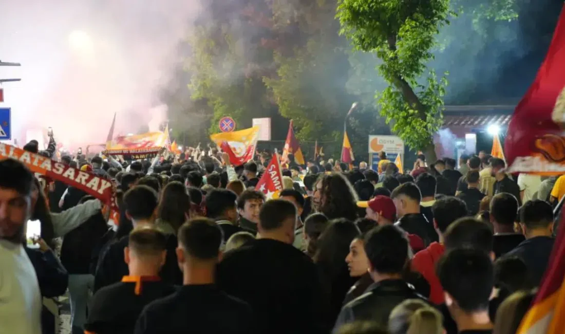 Galatasaray’ın Süper Lig şampiyonluğunu ilan etmesinin ardından Edirne’de binlerce taraftar