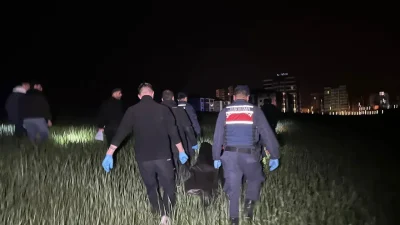 Uşak’ta boş bir tarım arazisinde bulunan erkek cesedi kentte büyük