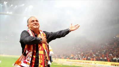 Türk futbolunun efsane teknik adamı Fatih Terim, sarı kırmızılı ekibin