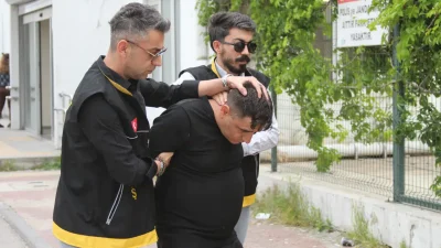 Adana’da 5 bin TL’lik alacak verecek meselesi yüzünden çıkan tartışmada