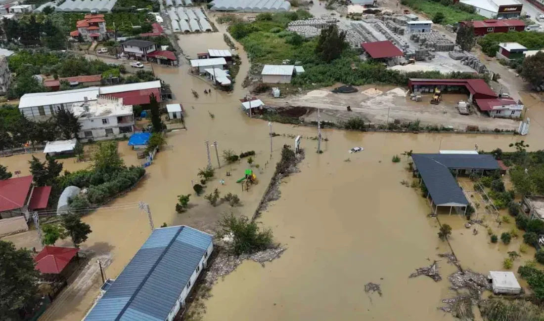 Meteorolojinin günlerdir yaptığı uyarıların ardından Hatay’ı esir alan şiddetli sağanak