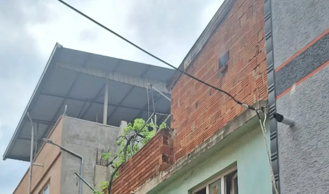 Bursa’nın Yıldırım ilçesinde yabancı uyruklu kişilerin ikamet ettiği bir evde
