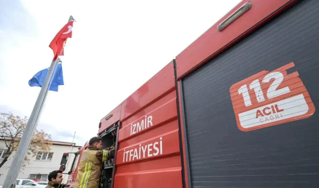 İzmir’in Konak ilçesinde üç katlı bir binada çıkan yangın tüm