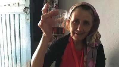 Çanakkale’nin Bayramiç ilçesinde birlikte yaşadığı kadını acımasızca darp ederek ölümüne