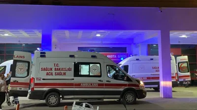 Siirt’te hasta taşıyan bir ambulans ile cipin çarpışması sonucu meydana
