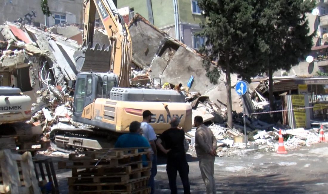 İstanbul Küçükçekmece’de kentsel dönüşüm çalışmaları sırasında korku dolu anlar yaşandı.
