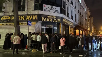 Küçükçekmece’de üç katlı bir binanın giriş katındaki iş yerinde aniden