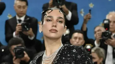 Dünyaca ünlü pop yıldızı Dua Lipa, teknoloji devi Samsung ile