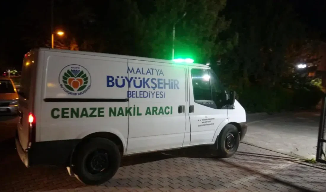Malatya’da seyir halindeki bir motosiklet ile tırın çarpışması sonucu meydana