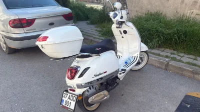 Kastamonu’nun Tosya ilçesinde seyir halindeyken direksiyon hakimiyetini kaybeden motosiklet sürücüsü
