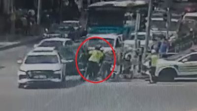 Kayseri’de trafikte seyir halindeyken nefes borusuna yabancı bir cisim kaçan