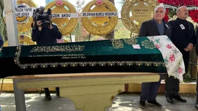 Türk müziğinin efsane isimlerinden Tülay Özer, Zincirlikuyu Camii’nde düzenlenen törenle