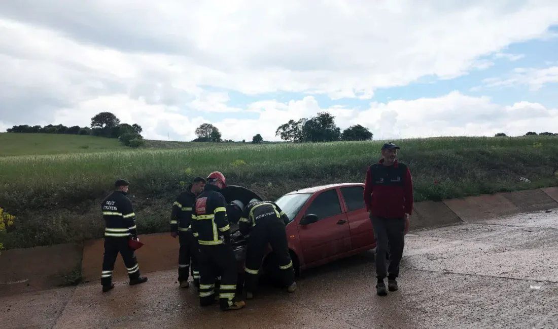 Kütahya’nın Gediz ilçesinde kontrolden çıkan bir otomobilin savrulması sonucu meydana