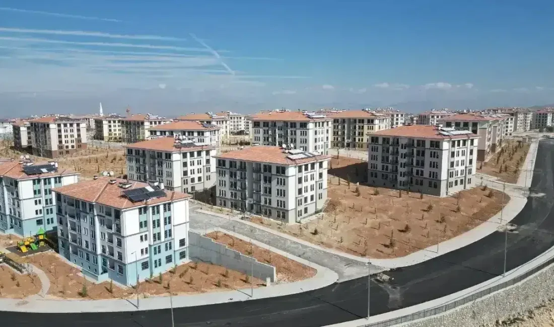 Malatya’da deprem felaketinin ardından başlatılan dev konut seferberliğinde sıcak bir