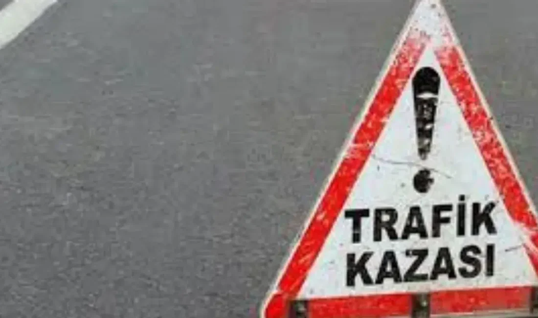 Hatay’ın Kırıkhan ilçesinde meydana gelen şiddetli çarpışmada bir traktör ile