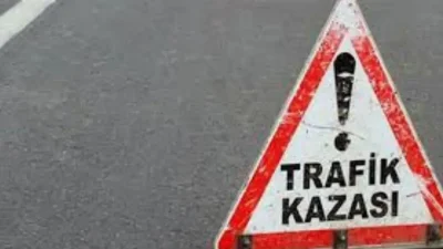 Hatay’ın Kırıkhan ilçesinde meydana gelen şiddetli çarpışmada bir traktör ile