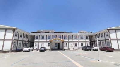 Kilis’te meslek lisesi öğrencilerinin yaşlı vatandaşlarla bir araya geldiği anlamlı