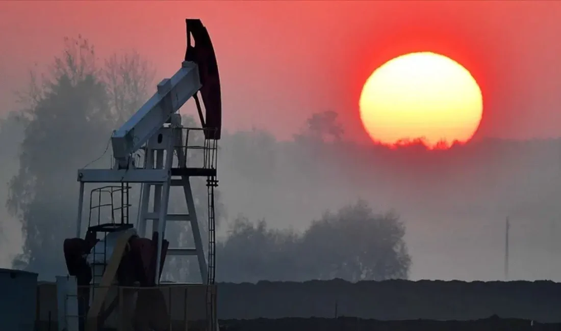 Küresel piyasalarda gözlerin çevrildiği Brent petrol fiyatlarında sert bir geri