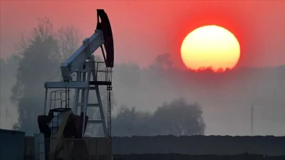Küresel piyasalarda gözlerin çevrildiği Brent petrol fiyatlarında sert bir geri