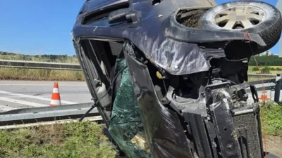 Samsun’un Bafra ilçesinde kontrolden çıkarak takla atan ve ardından su