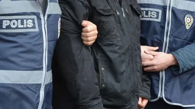 Kütahya’da polis ekiplerinin gerçekleştirdiği titiz çalışma sonucunda, farklı suçlardan aranan