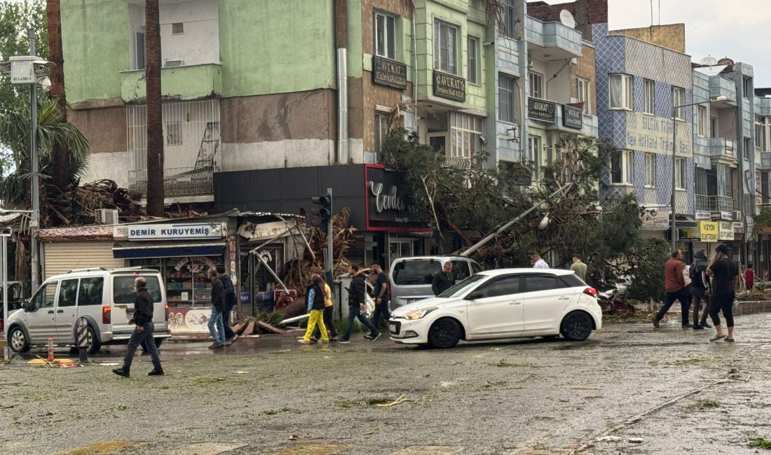 Şanlıurfa’da etkisini gösteren şiddetli fırtına adeta şehri esir alırken bir