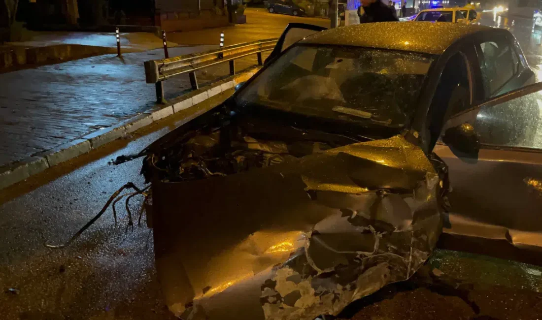 Bursa’nın Osmangazi ilçesinde yağmurun ardından adeta sabun köpüğüne dönen yolda