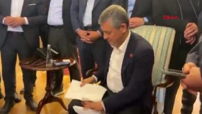 Cumhuriyet Halk Partisi Genel Başkanı Özgür Özel, eski genel başkan