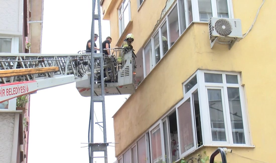 İstanbul Sultangazi’de annesini eve kilitleyerek saatlerce rehin alan Ekrem K.,