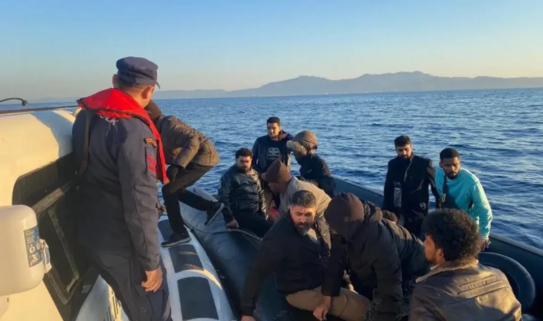 Aydın’ın Kuşadası ilçesi açıklarında içerisinde bulundukları lastik botun sürüklenmesiyle büyük